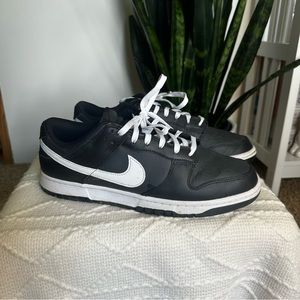 Mens 11.5 Nike Panda Dunks. Worn lightly, great condition.